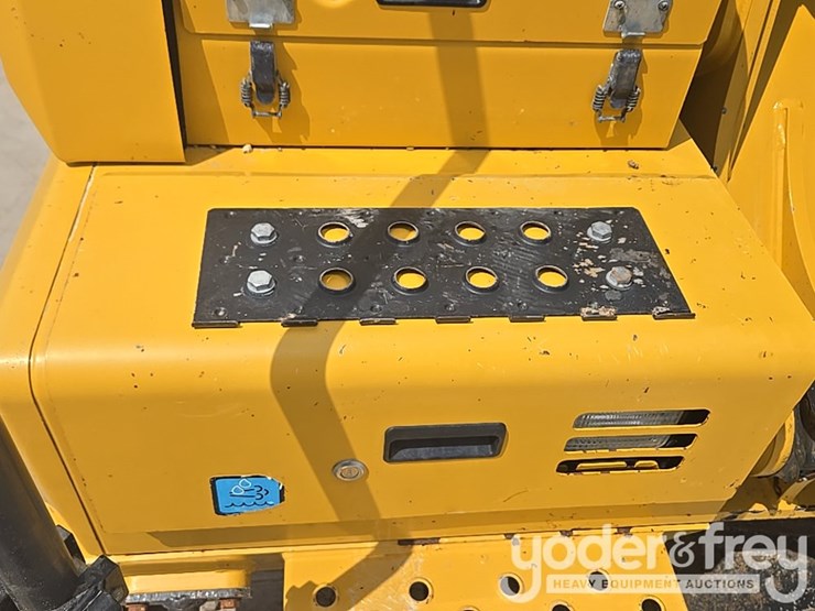 2017-deere-210g-lc-image-77