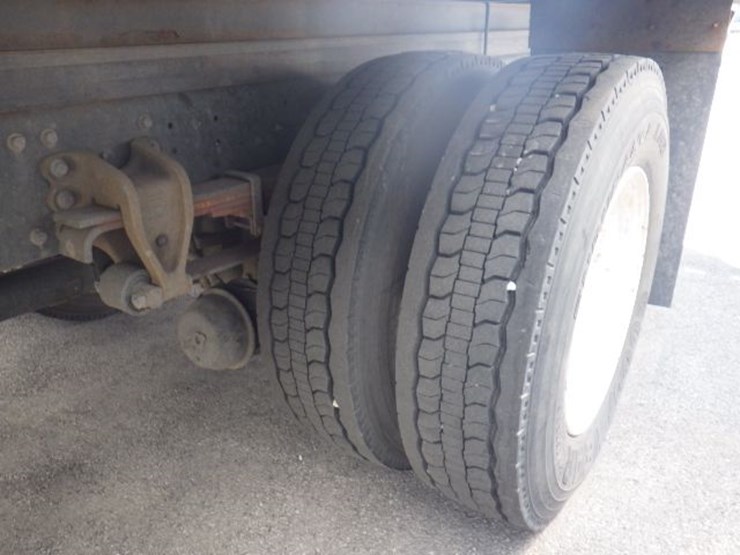 2020-hino-268a-image-12