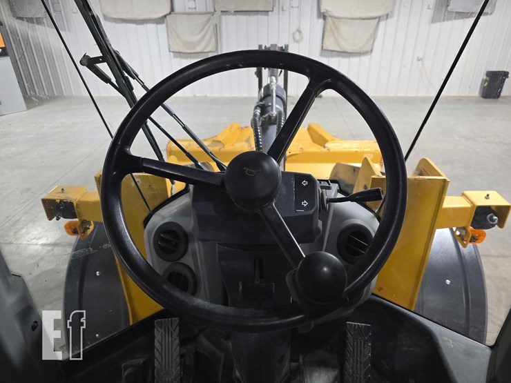 2022-deere-524-p-tier-image-14