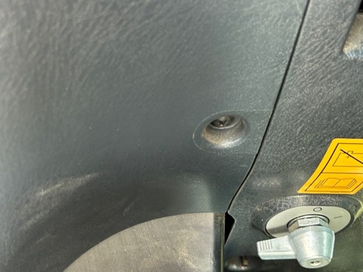 2024-new-holland-e57c-image-27