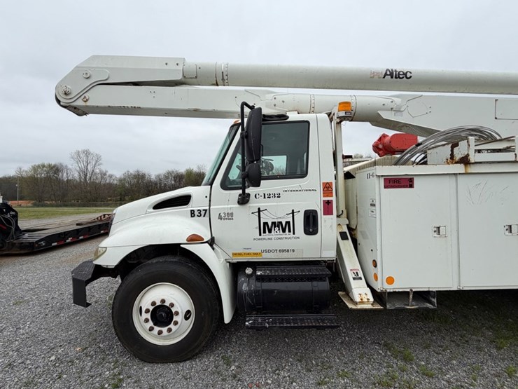 2004-international-durastar-4300-image-3