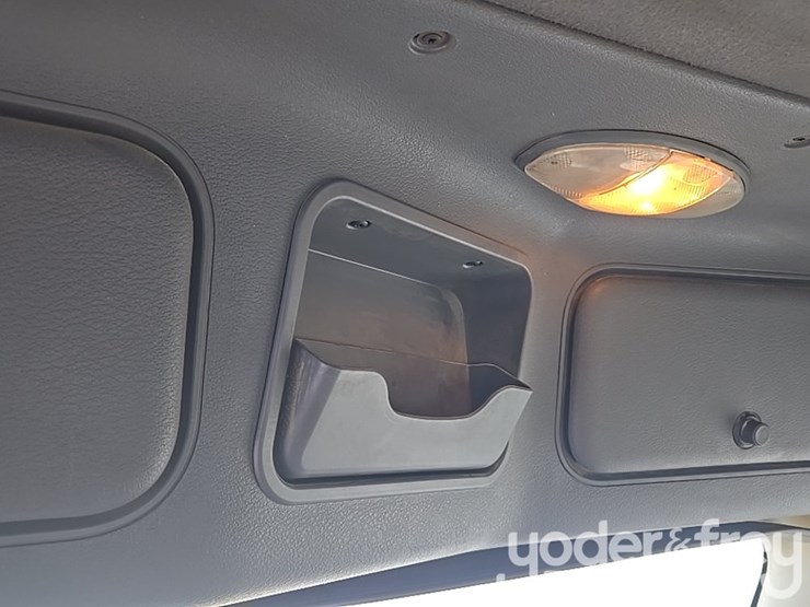 2012-freightliner-cascadia-125-image-99