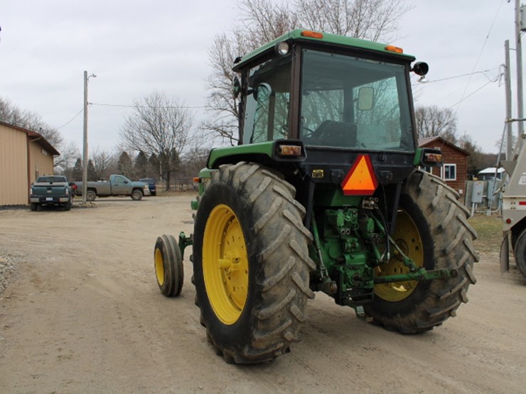 john-deere-4040-image-3
