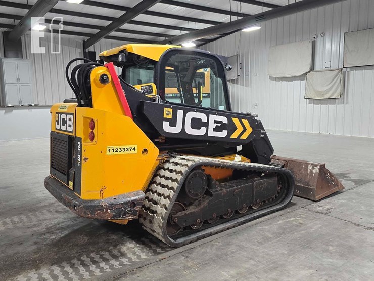 2021-jcb-3ts-8t-image-3