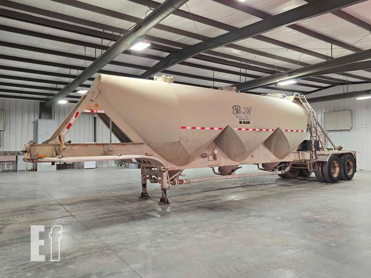 40-foot-pneumatic-tank-trailer-image-1