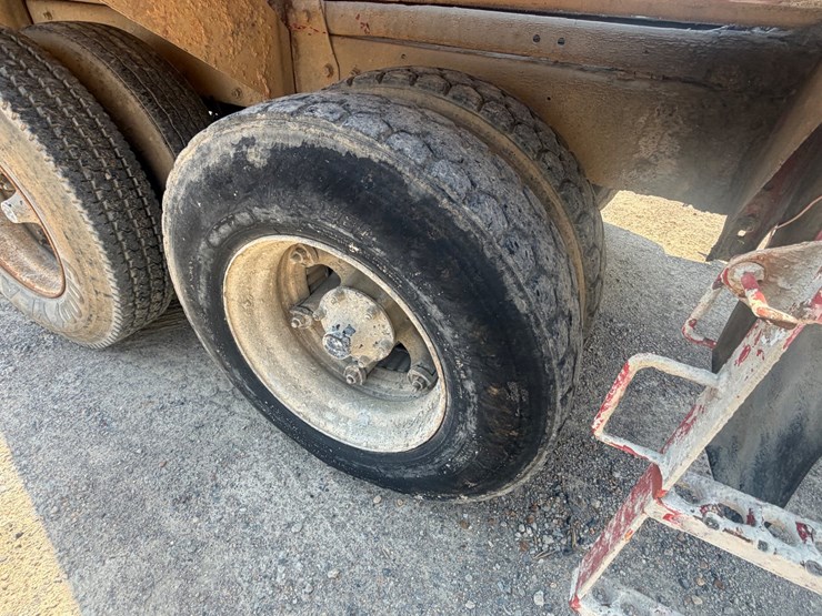 #31932-•-1986-mack-dm6-tandem-axle-concrete-truck-image-7