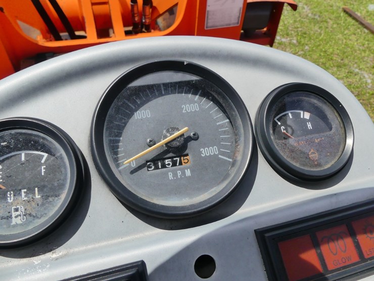 2001-kubota-r520-image-18