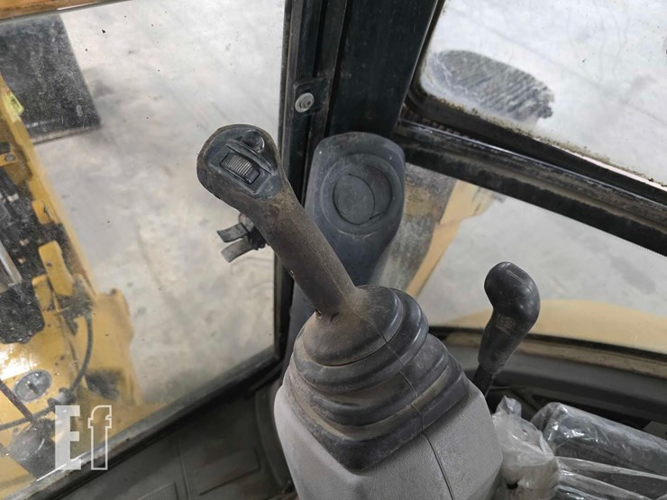 2009-caterpillar-430e-image-28