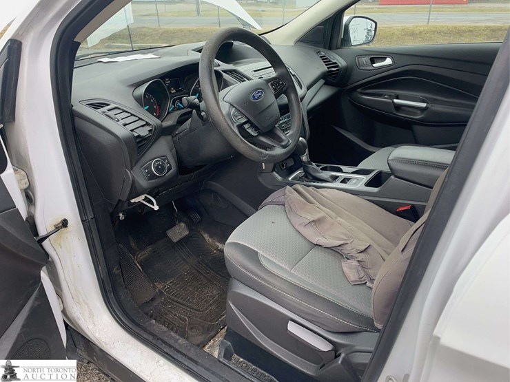 2017-ford-escape-image-11