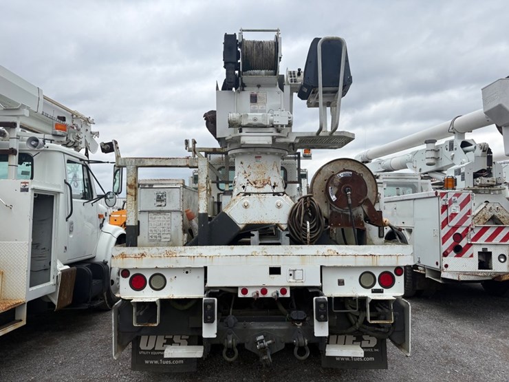 2007-peterbilt-335-image-6