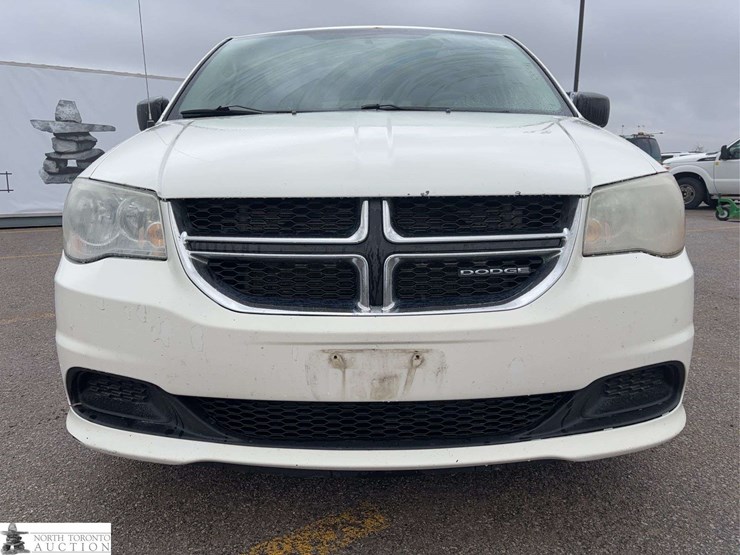 2011-dodge-grand-caravan-se-image-2