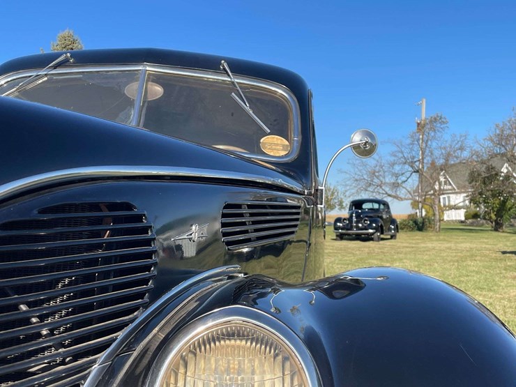 1938-ford-two-door-deluxe-sedan---original-car!-image-22