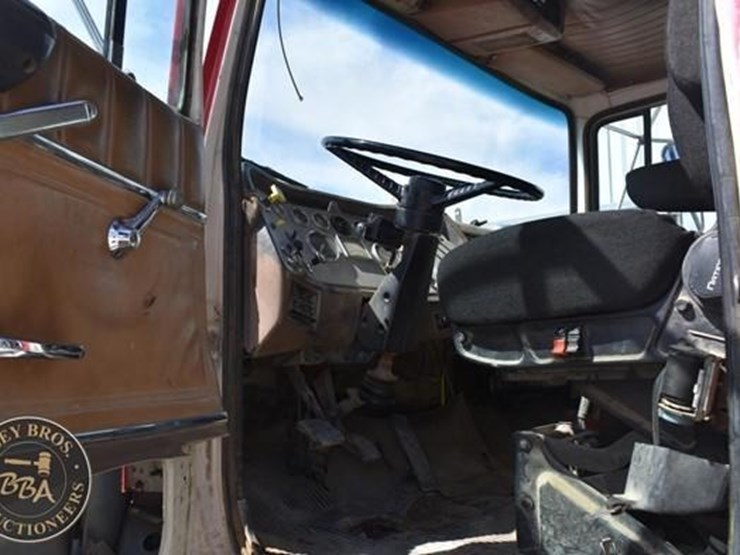 1988-ford-l8000-image-37