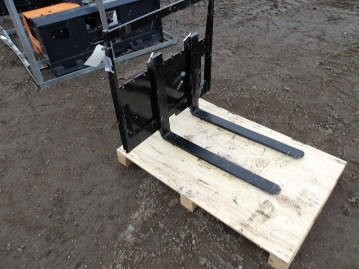 #7390-•-30"-mini-skid-steer-forks-image-1