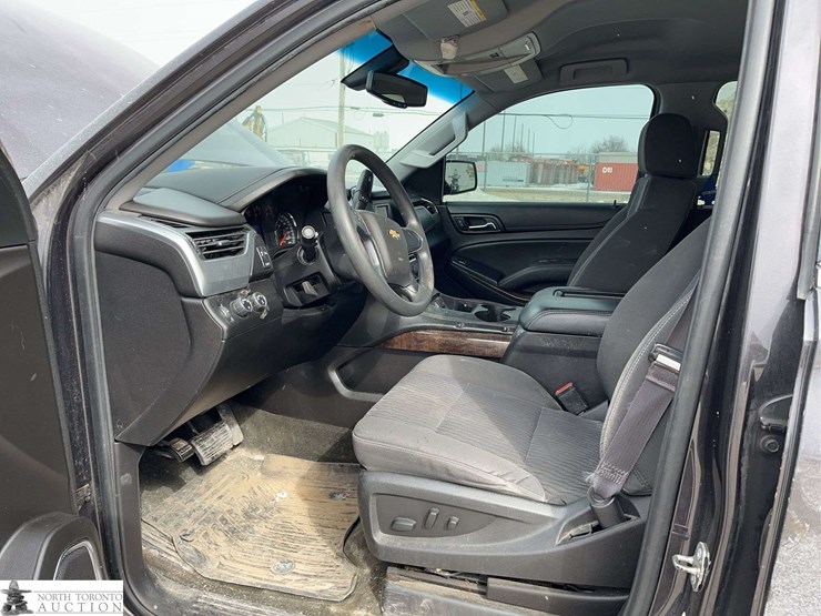 2017-chevrolet-tahoe-image-11