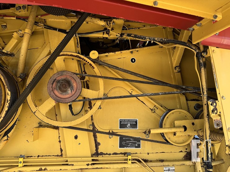 1987-new-holland-tr86-image-11