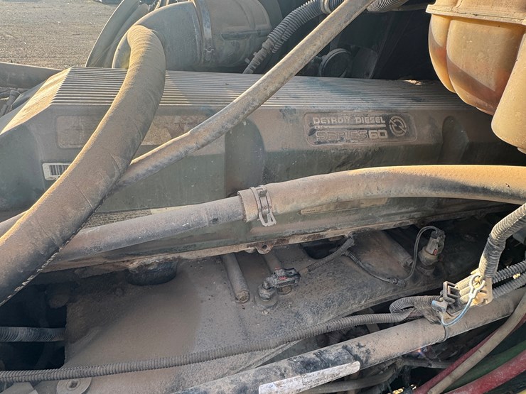 2005-freightliner-columbia-120-image-6