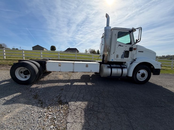 2000-international-9100-image-9