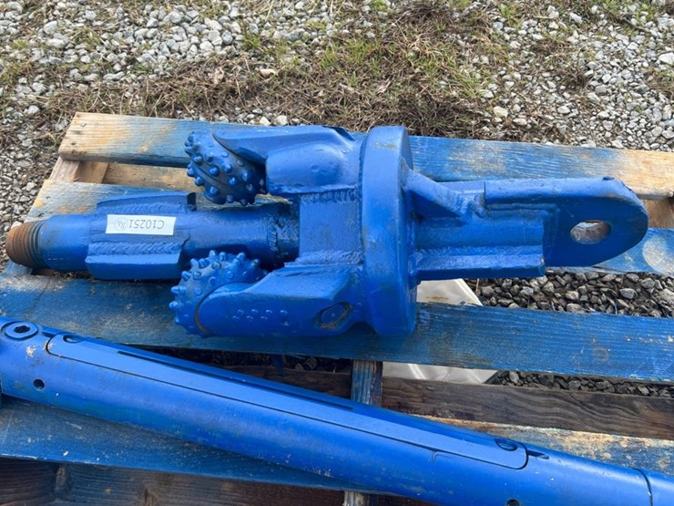 #31752-•-lot-of-(2)-rock-hole-openers-image-4