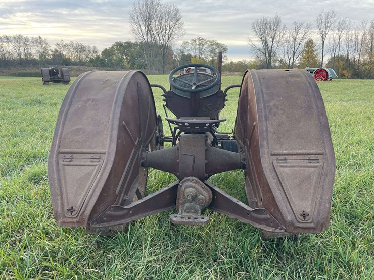 1927-fordson-tractor-image-4