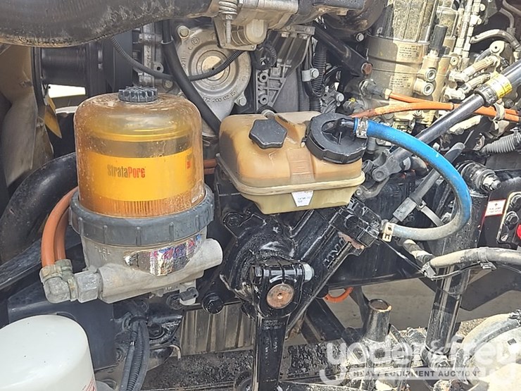 2012-freightliner-cascadia-125-image-58