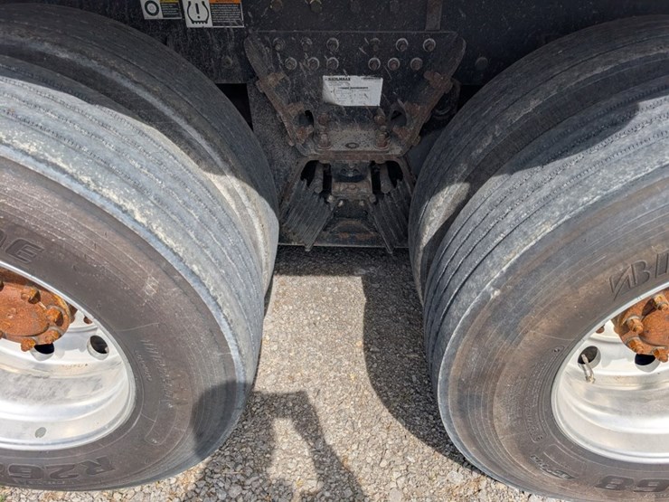 2017-kenworth-t880-image-22