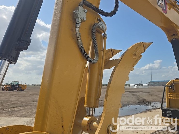 2018-caterpillar-305.5-image-40