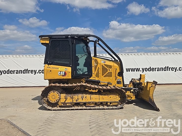 2021-caterpillar-d1-image-6