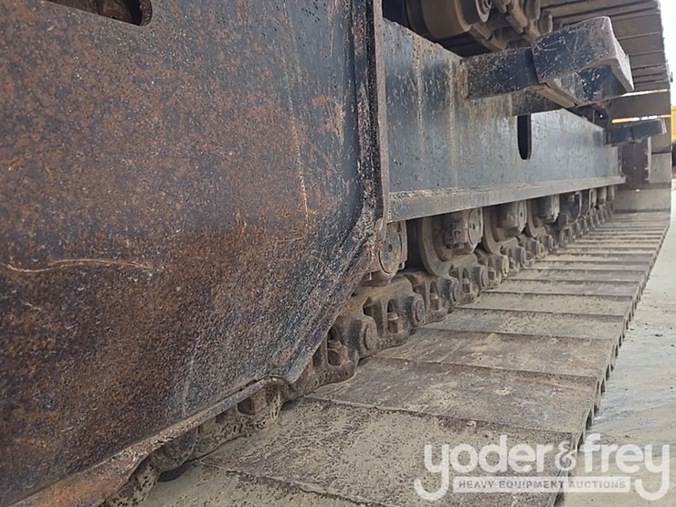 2017-deere-210g-lc-image-14