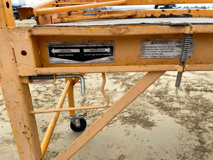 #3948-•-(2)-rolling-bil-jax-scaffolding-image-16