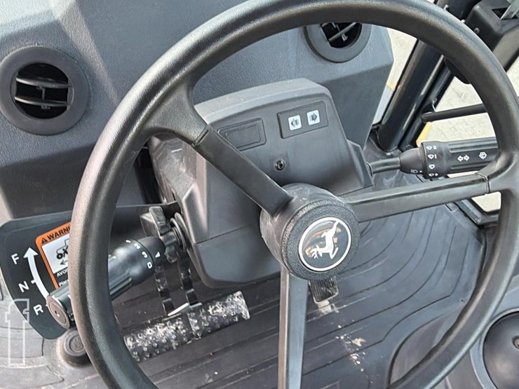 2023-deere-320-p-tier-image-17