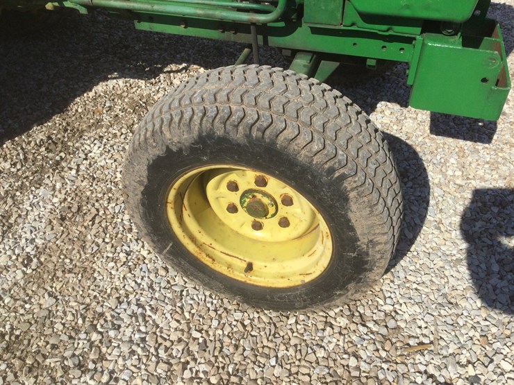 john-deere-850-image-11