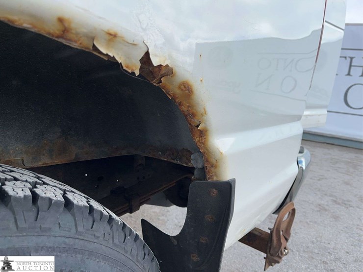 2011-ford-cargo-image-26