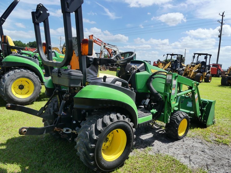 john-deere-1026r-image-4