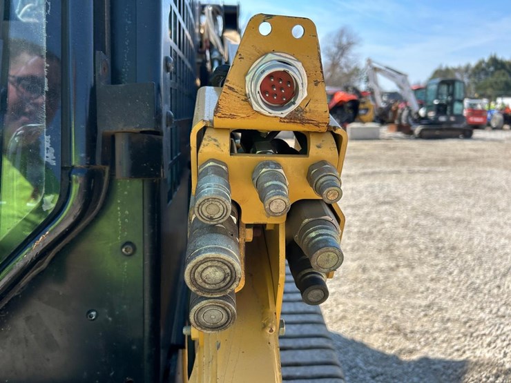 caterpillar-257b-image-11