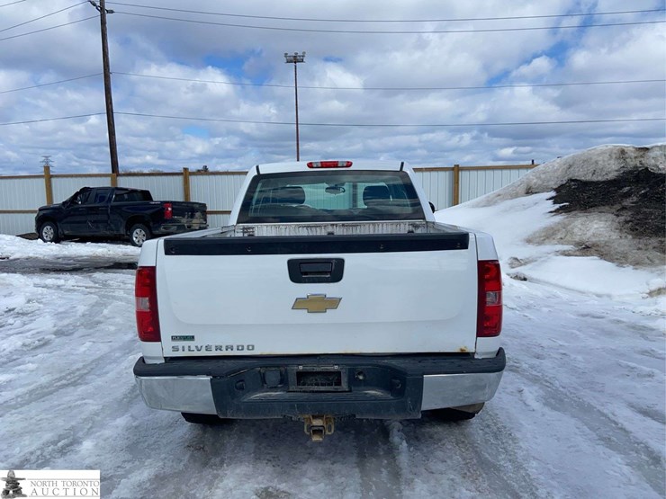 2011-chevrolet-silverado-1500-image-4