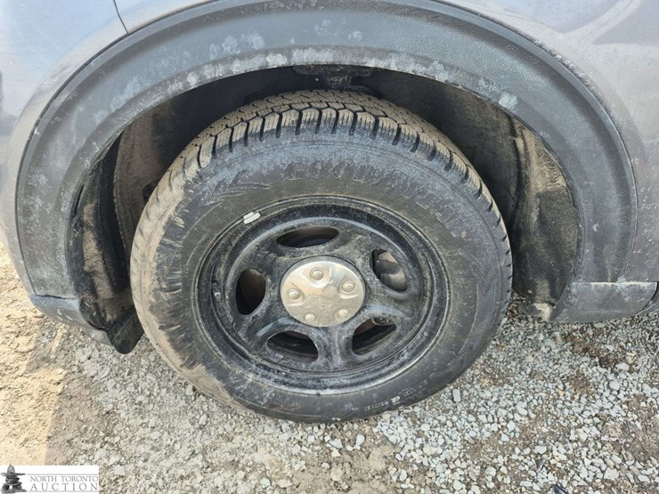 2025-ford-explorer-image-18