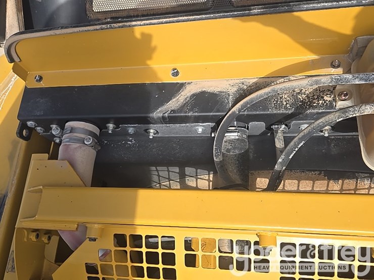 2017-caterpillar-336fl-image-81