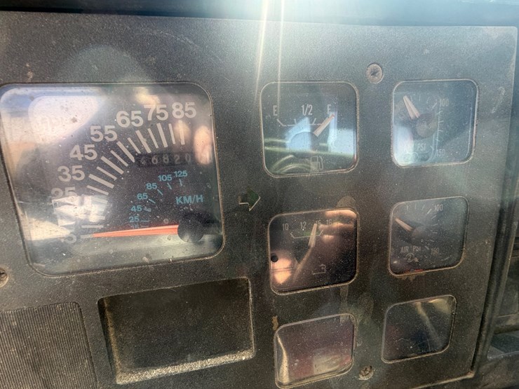 1990-international-4900-image-38