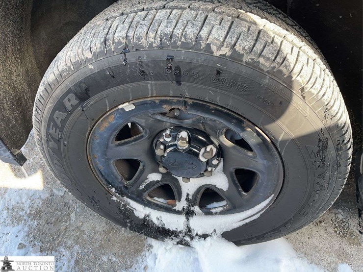 2017-chevrolet-tahoe-image-14