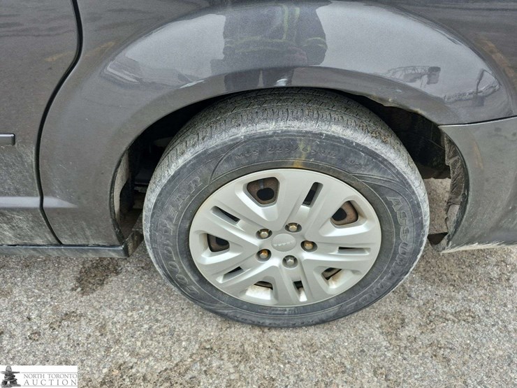 2017-dodge-grand-caravan-sxt-image-22