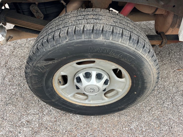 2016-chevrolet-silverado-2500hd-image-12