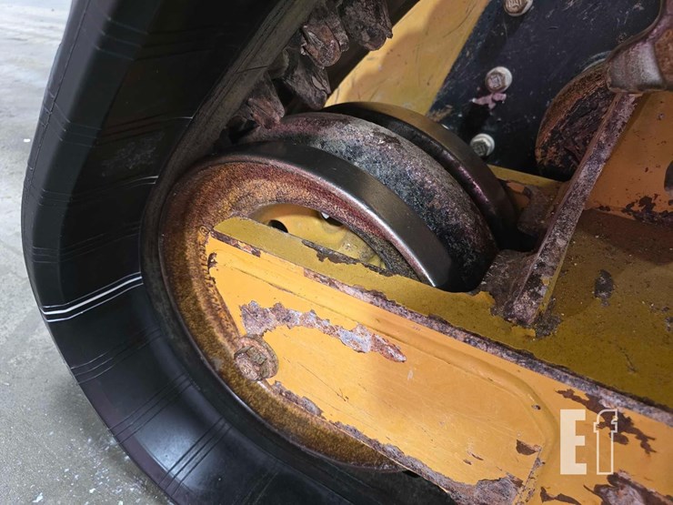 2020-caterpillar-289d3-image-36