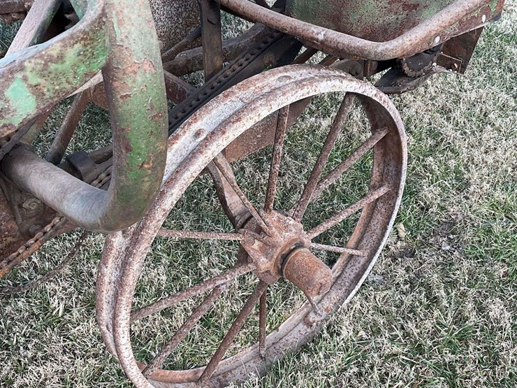 john-deere-8-image-12