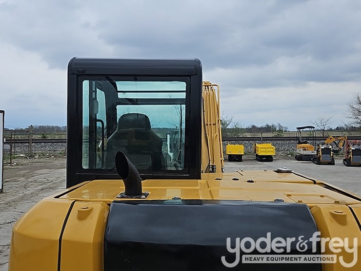 2018-caterpillar-305.5-image-49