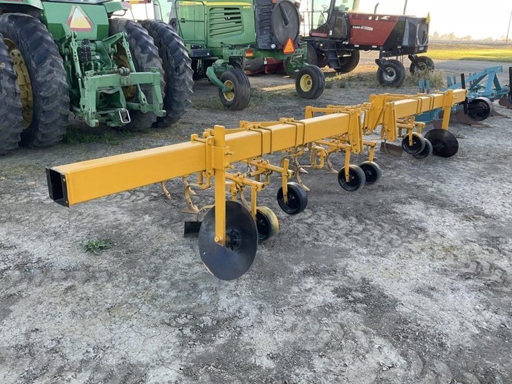 custom-3-pt-3-row-60"-cultivator-image-3