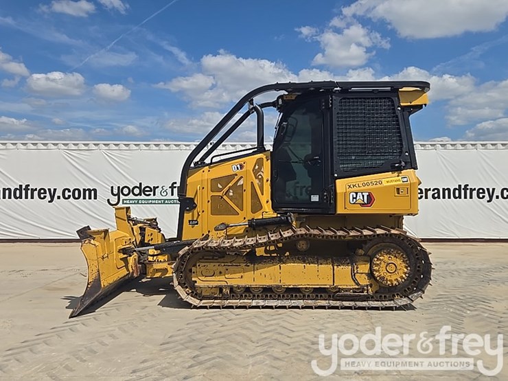 2021-caterpillar-d1-image-2