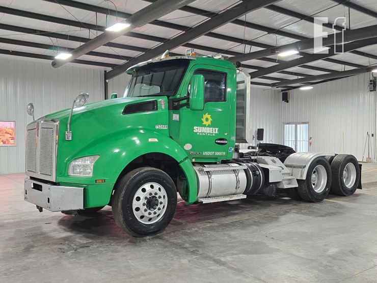 2016-kenworth-t880-image-1