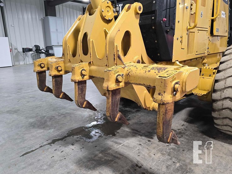 2012-caterpillar-140m2-image-13