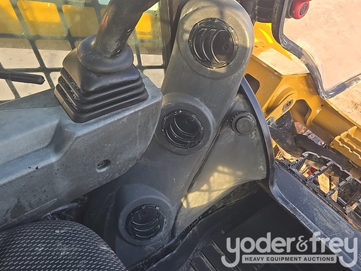 2021-caterpillar-289d3-image-82